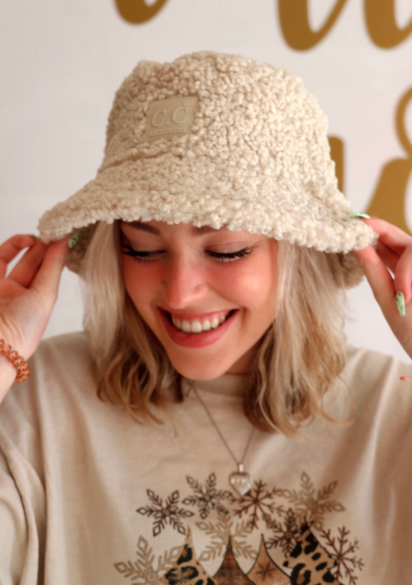 Sherpa Bucket Hat in Beige